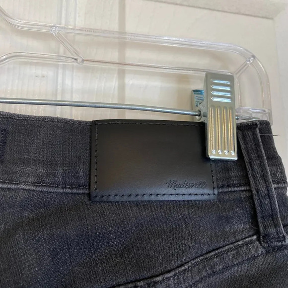 MADEWELL Petite 9 Inch  Mid-Rise Skinny Jeans in Black Sea Size 26P Distressed - Picture 7 of 11